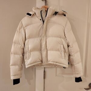 Aritzia Super Puff Shorty White XXS